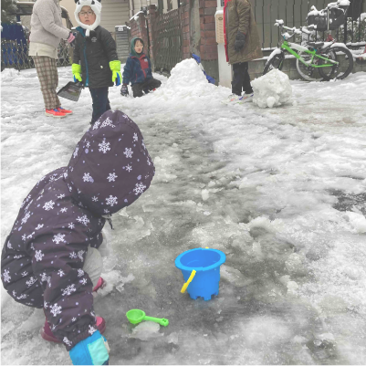 雪遊び